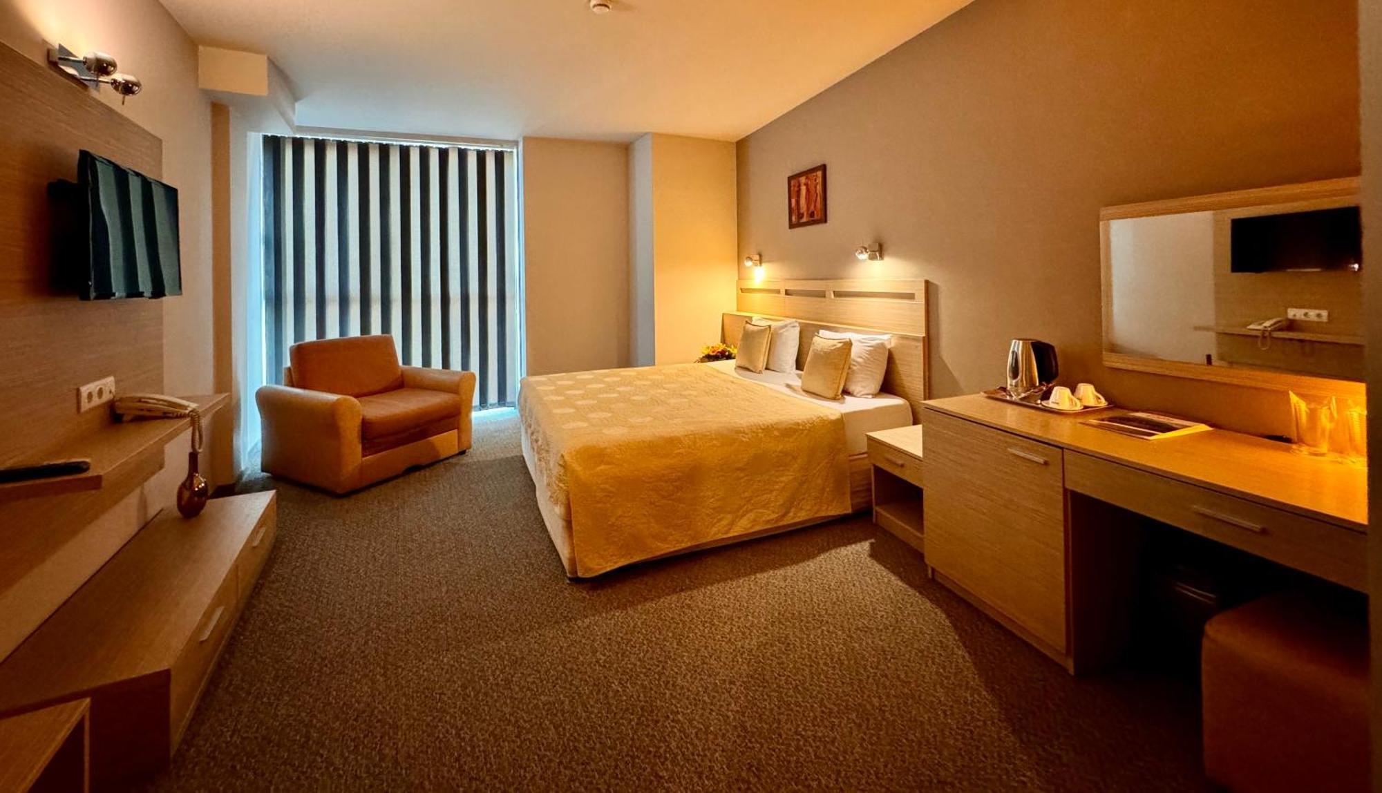 Expo Hotel Plovdiv Buitenkant foto